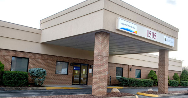 cardiology Elizabethton building image